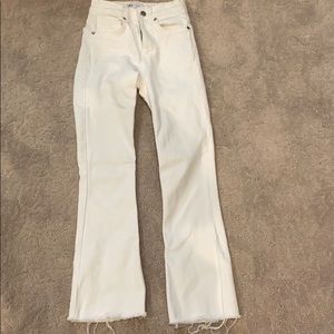 White high waisted Zara Jeans. Size 00.